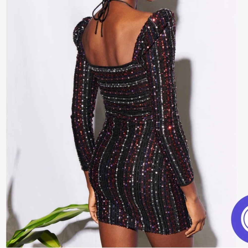 Revolve - Picture 3 of 5